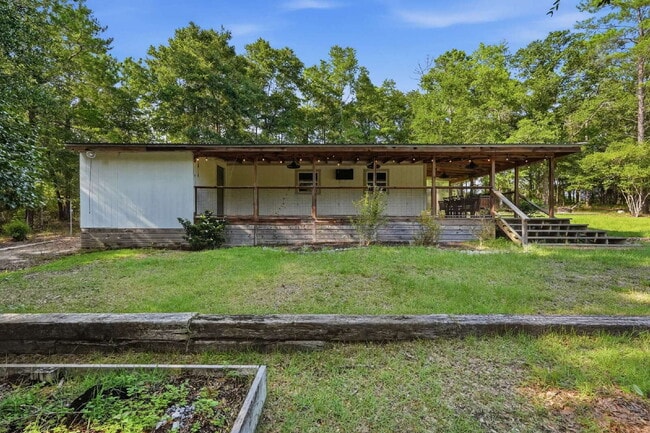 Building Photo - Must-See Country Retreat with Modern Convenience