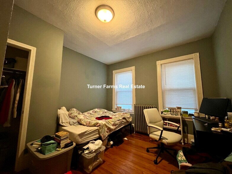 Building Photo - 12 Bucknam St