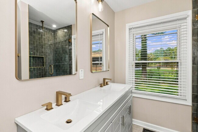 Building Photo - 2069 Bixler Cir