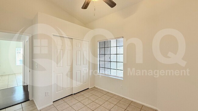 Building Photo - 307 N Red Rock St