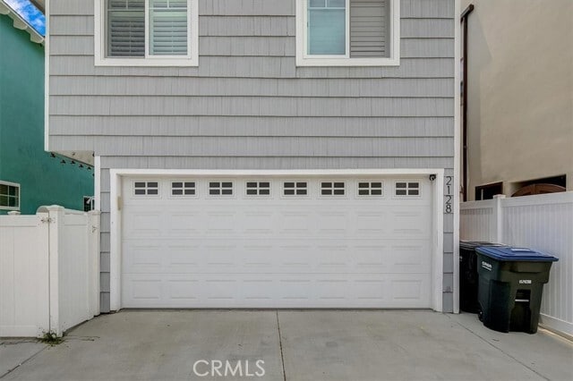 Building Photo - 2128 Miramar Dr