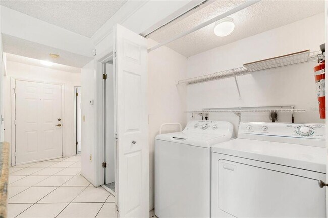 Building Photo - 2400 Feather Sound Dr