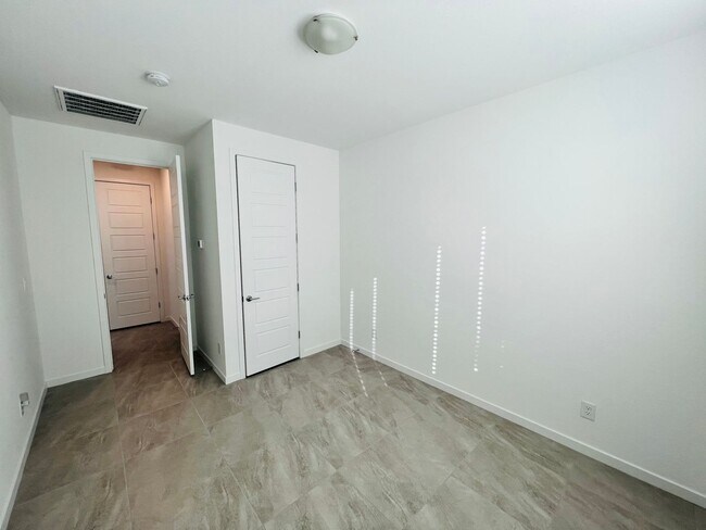 Building Photo - New Summerlin View