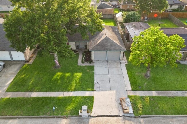 Building Photo - 11227 Verlaine Dr