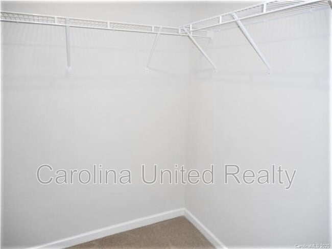 Building Photo - 2101 Talbert Ct