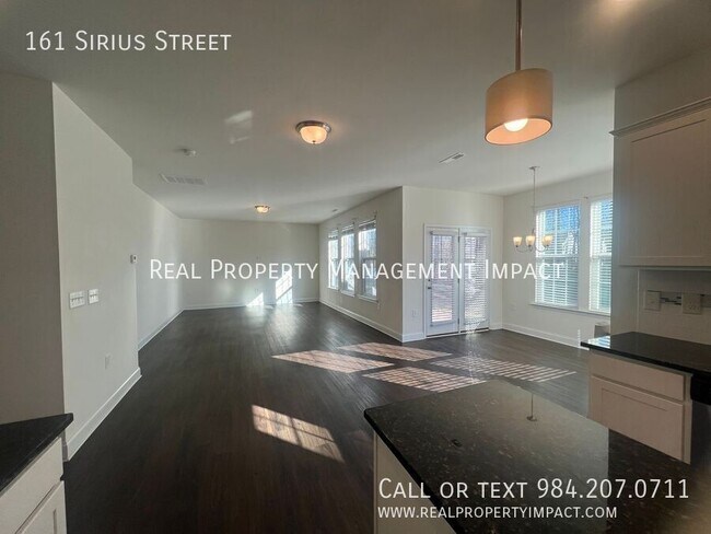 Building Photo - 161 Sirius St