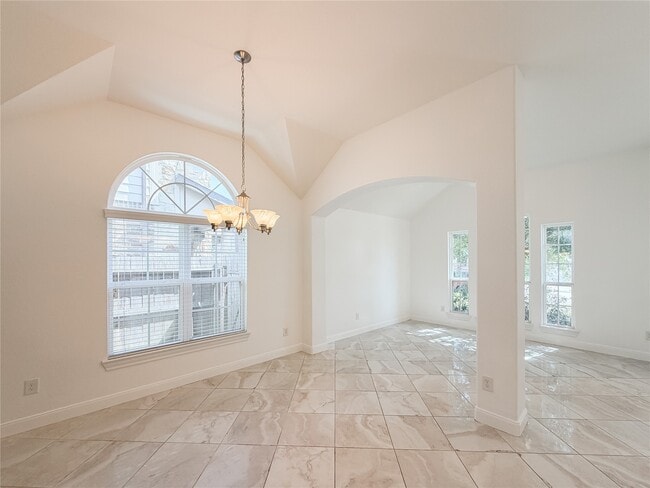 Building Photo - 18126 Golden Falls Ln