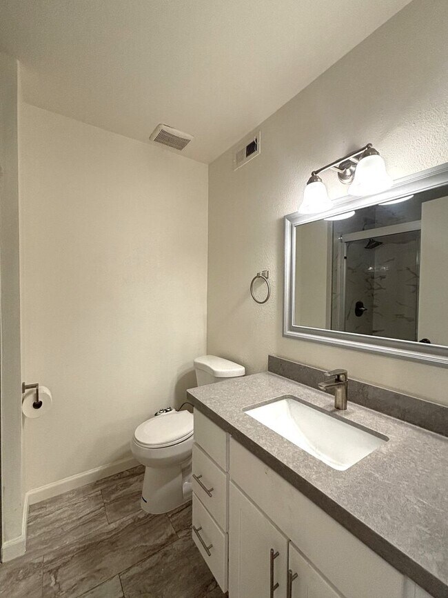 Building Photo - Beautiful 4 bedroom, 3 bathroom two-story home for rent in the highly desirable Mission San Jose ...