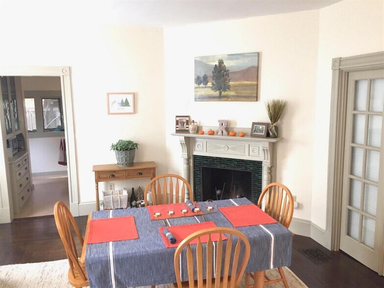 Building Photo - 12 Saginaw Ave