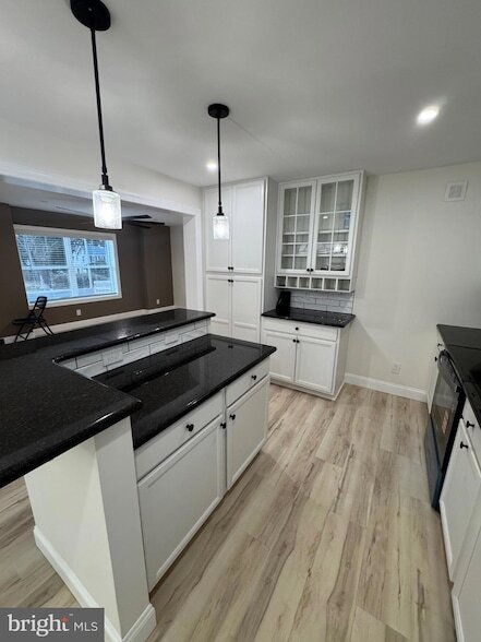 Building Photo - 1140 Parkside Ave.