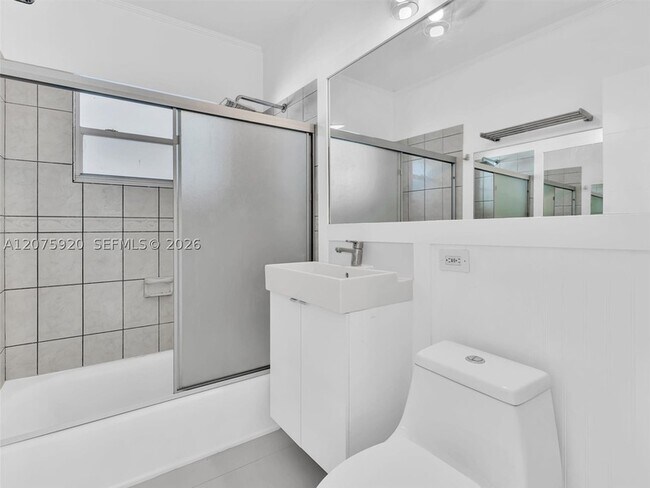 Building Photo - 1647 NE 146th St