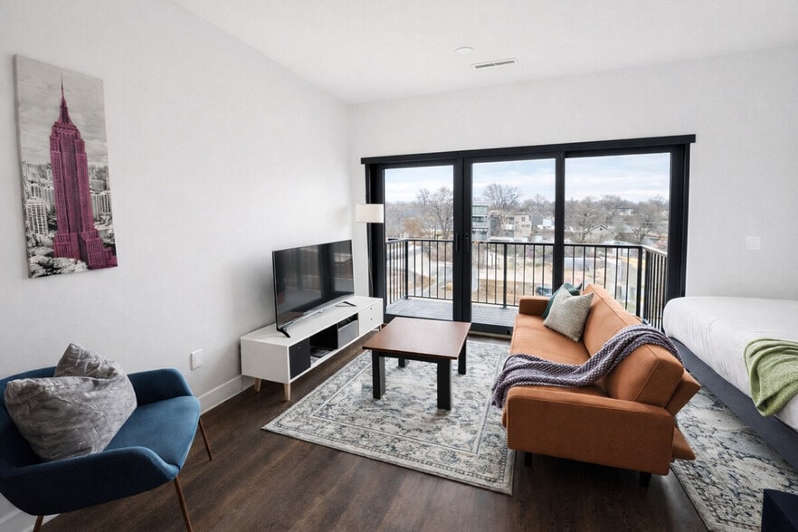 Building Photo - 4618 Douglas St