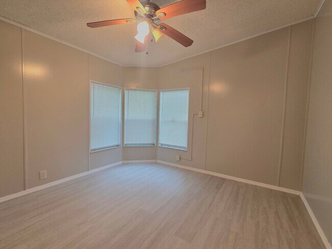 Building Photo - Beautiful 3Bed/2Bath Home in Lakeland