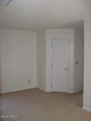 Building Photo - 3376 W Camino De Amigos