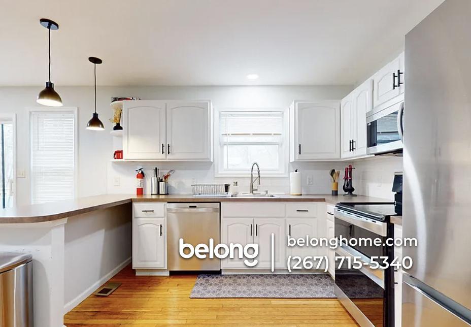 Building Photo - 4140 Devon Dr
