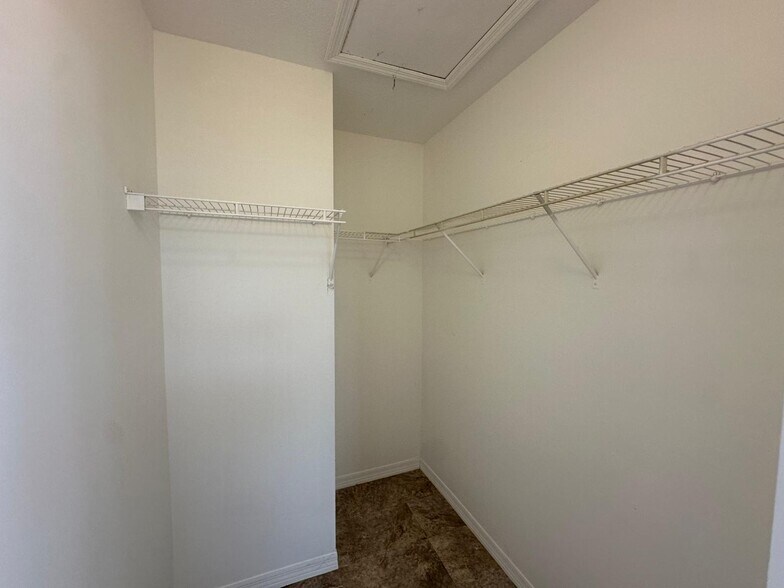 Building Photo - 1536 SE 31st Ct