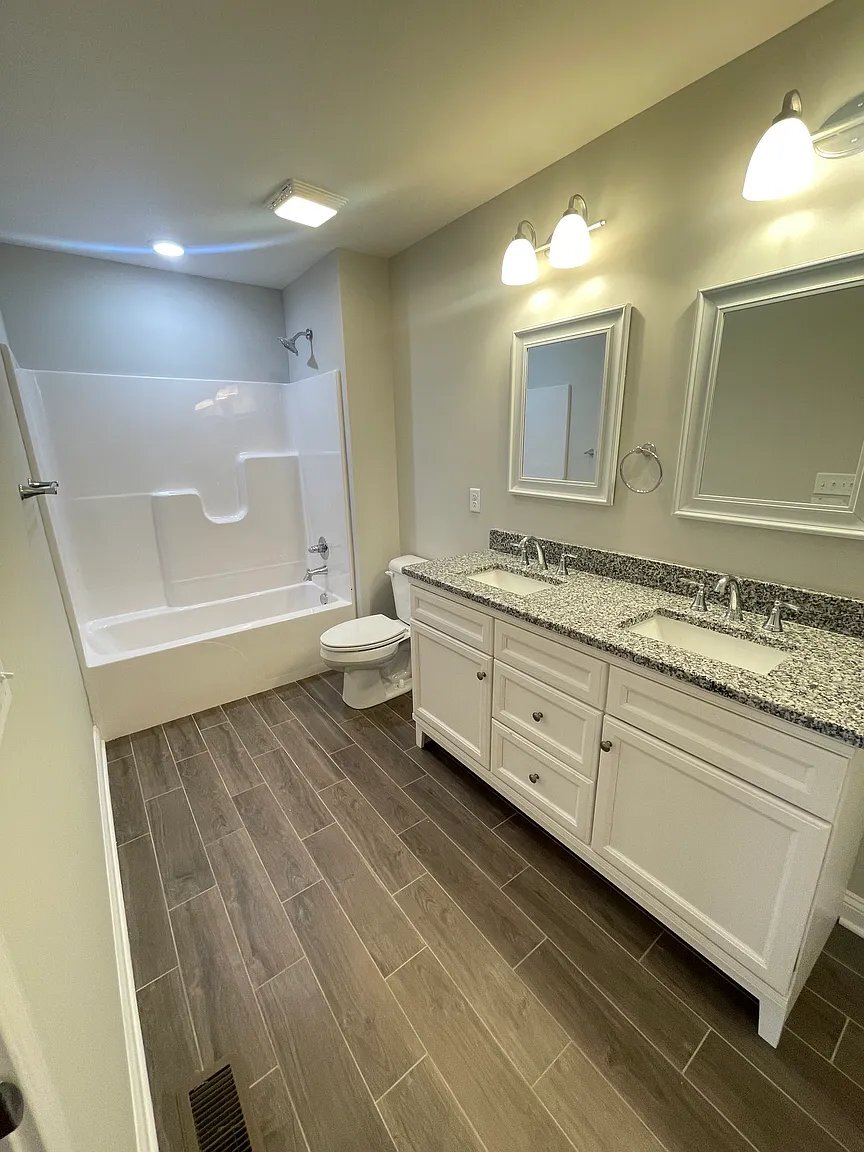 Building Photo - 2027 Spring Lakes Cir