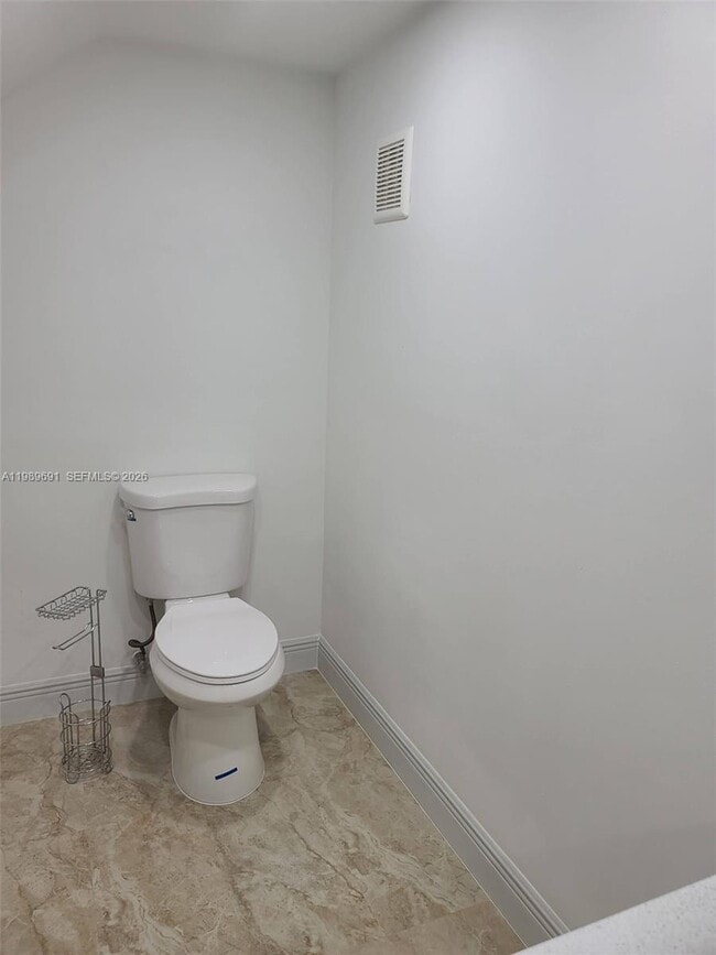 Building Photo - 9373 Fontainebleau Blvd