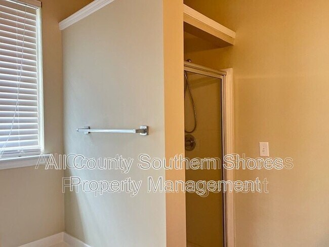 Building Photo - 1628 Fairforest Ct