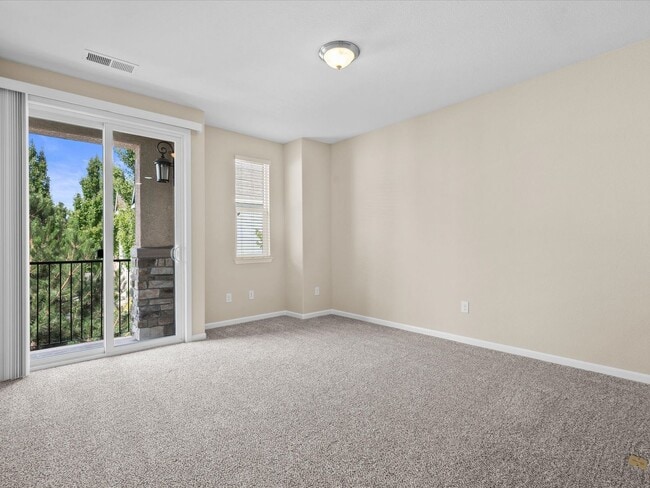 Building Photo - New Paint and Carpet in Modern Midtown