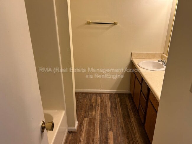 Building Photo - 108 Westwind Ct