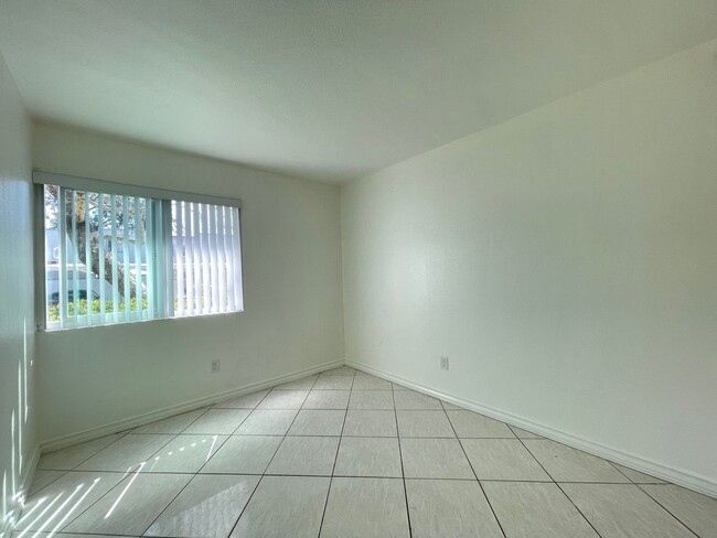 Building Photo - Spacious 2 Bed/ 1 Bath For Rent in Otay Mesa West Avail NOW!