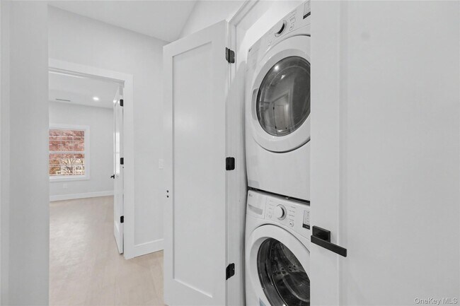 Building Photo - 10 Market St