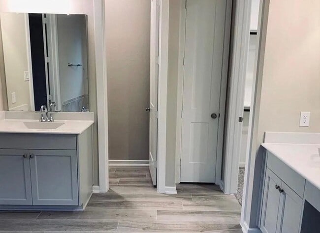 Building Photo - 584 Santa Rosa Hls Dr