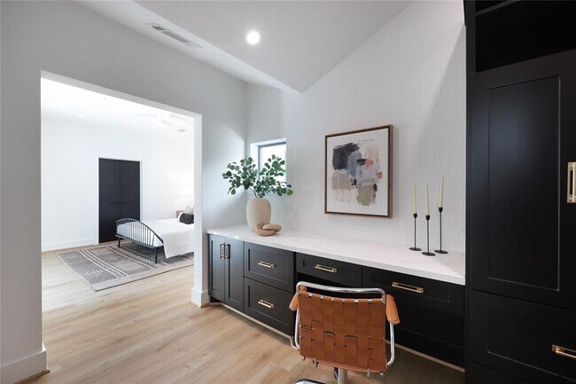 Building Photo - 5510 Harvest Oak Landing Dr