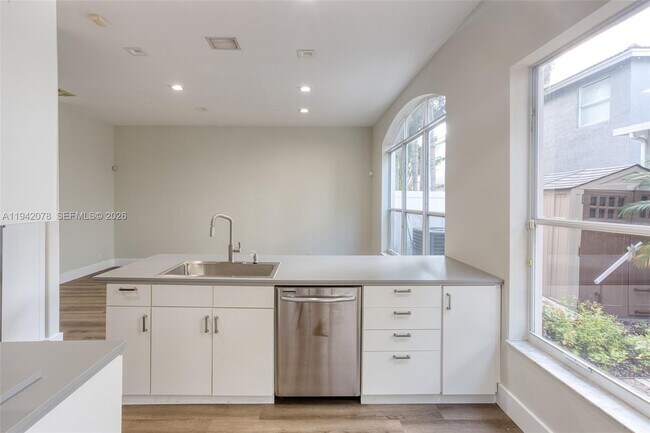 Building Photo - 3755 SW 50th St