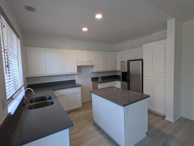 Building Photo - Divine Rancho Cucamonga 4 Bedroom Home