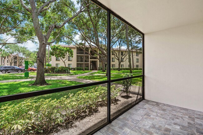 Building Photo - 204 Foxtail Dr