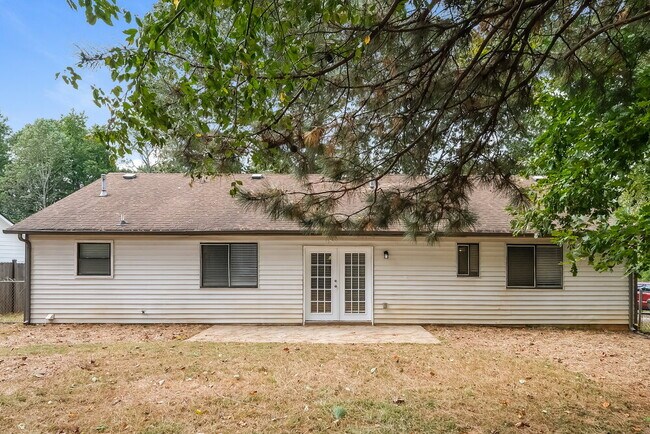 Building Photo - 5175 Sugar Crest Dr