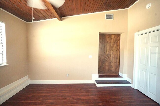 Building Photo - 4521 S Lois Ave