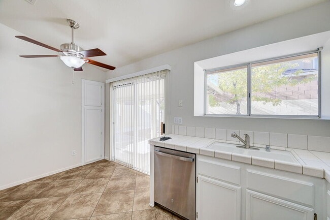 Building Photo - 1813 Lyell Canyon Ln