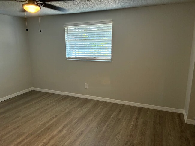 Building Photo - 2620 E 33rd Ave