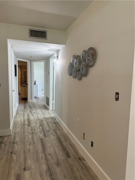 Building Photo - 48 Woodland Dr