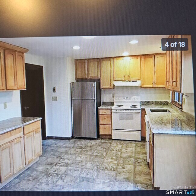 Building Photo - 47 Broadway S