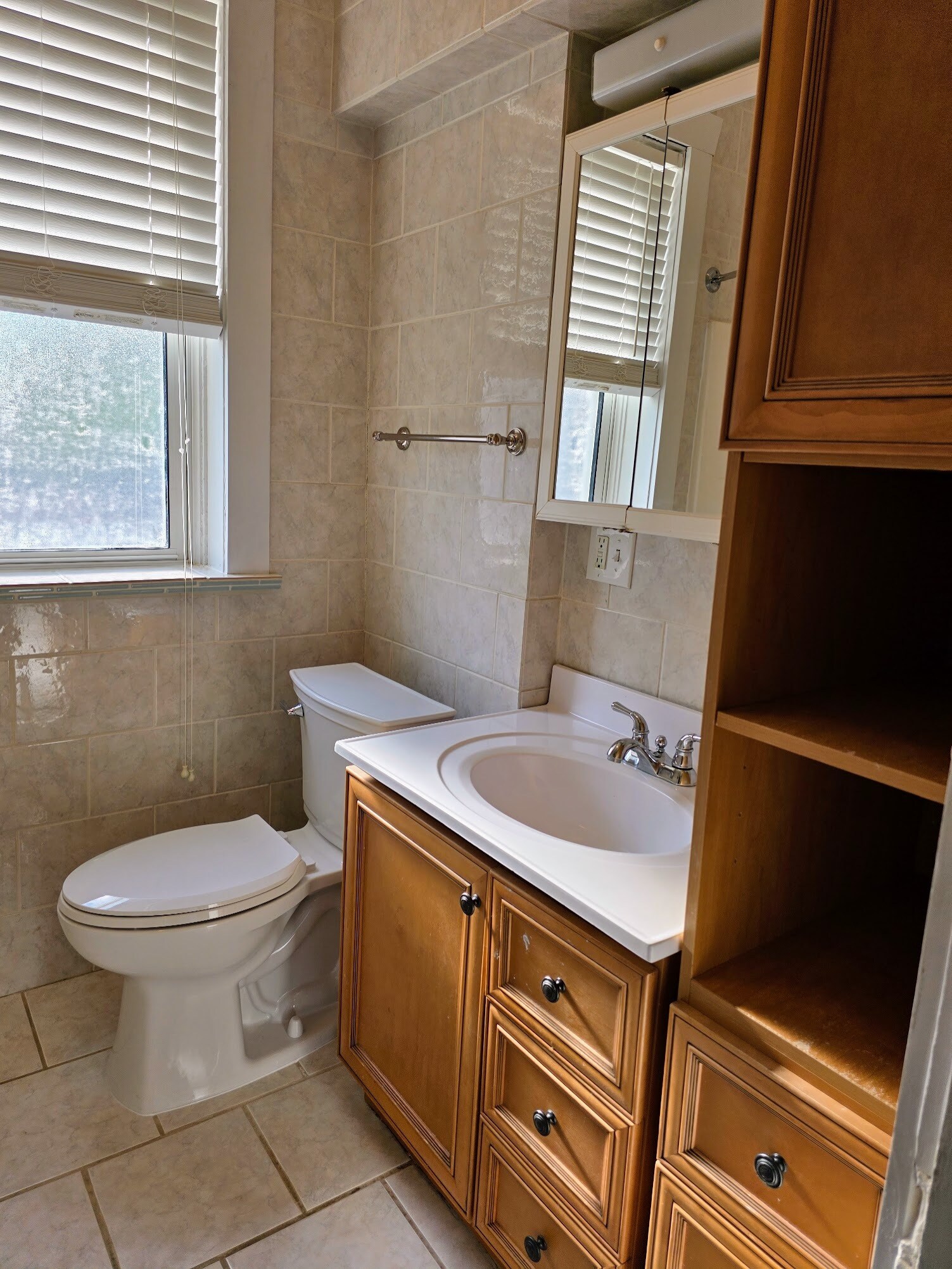 Bathroom - 5229 Lansdowne Ave