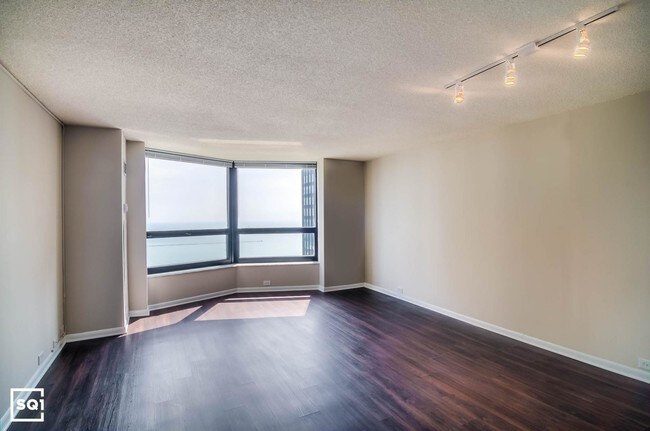 Building Photo - LAKESHORE EAST: Panoramic Views!