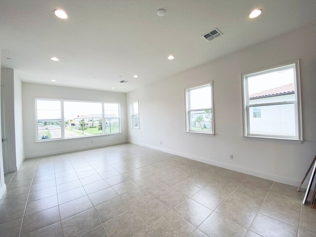 Building Photo - Townhouse in Lake Nona "Eagle Creek" for Rent