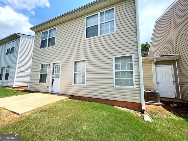 Building Photo - 30 Lake Birch Dr