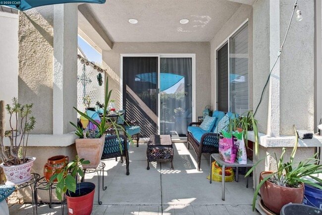 Building Photo - 281 Black Amber Way