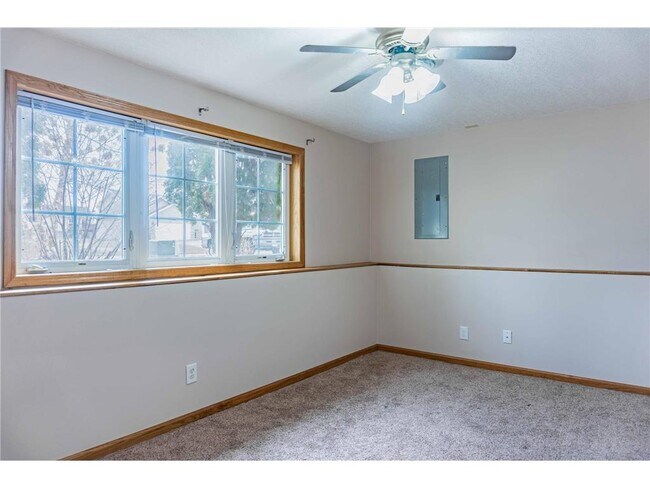 Building Photo - 211X Blake Ave