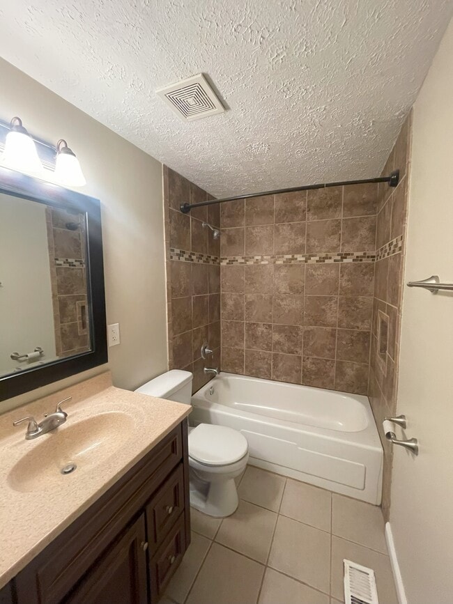 Building Photo - 34 Ridge Meadows Dr