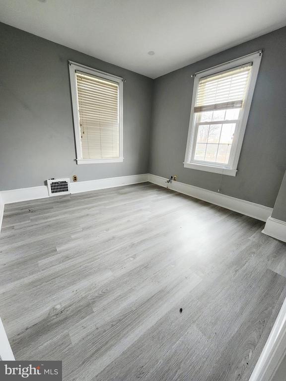 Building Photo - 80 E Main St