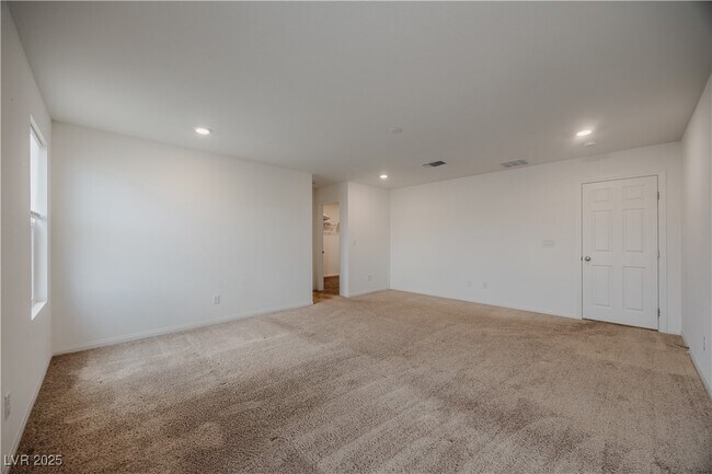 Building Photo - 5927 Coja St