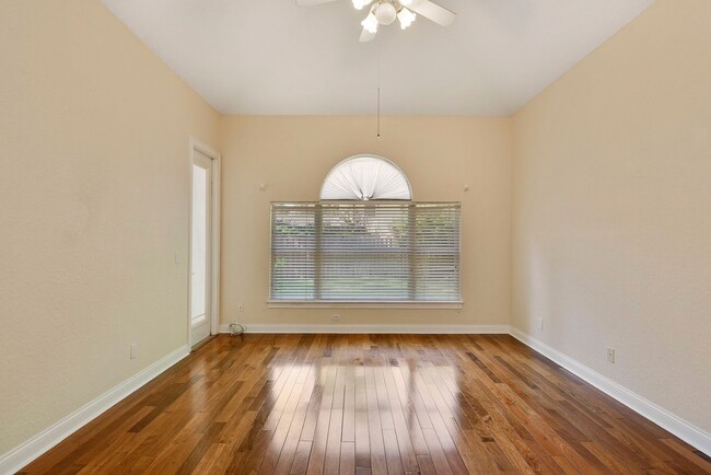 Building Photo - Beautiful home on the brick streets of Old...