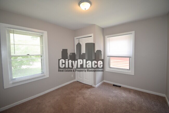 Building Photo - 137 S Catherwood Ave