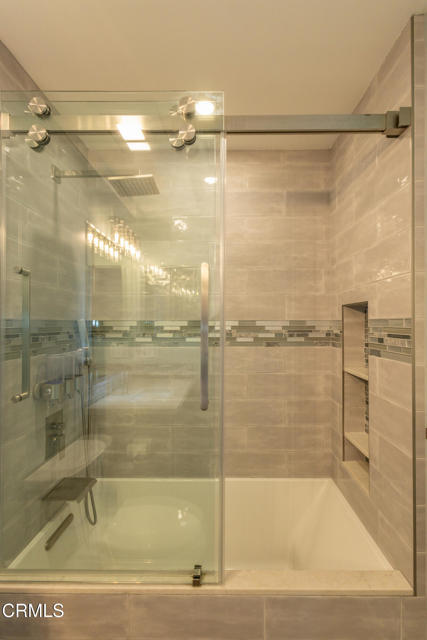 Building Photo - 1720 E Linfield St